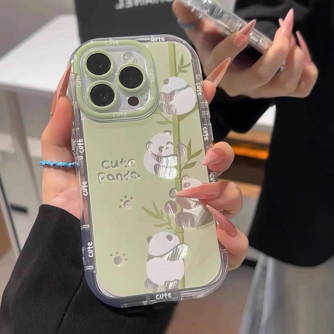 

Кронштейн для зеркала Panda, подходящий для iPhone16promax, чехол для iPhone 15, пряжа из перьев 14, милый, противопадающий 13, женский iPhone XS Max