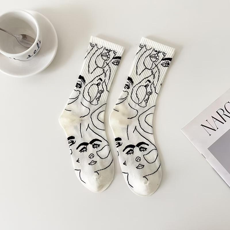3 Pairs of Abstract Line Paintings, Personalized Creativity, Men's and Women's Mid Socks, Long Socks, and Stockings