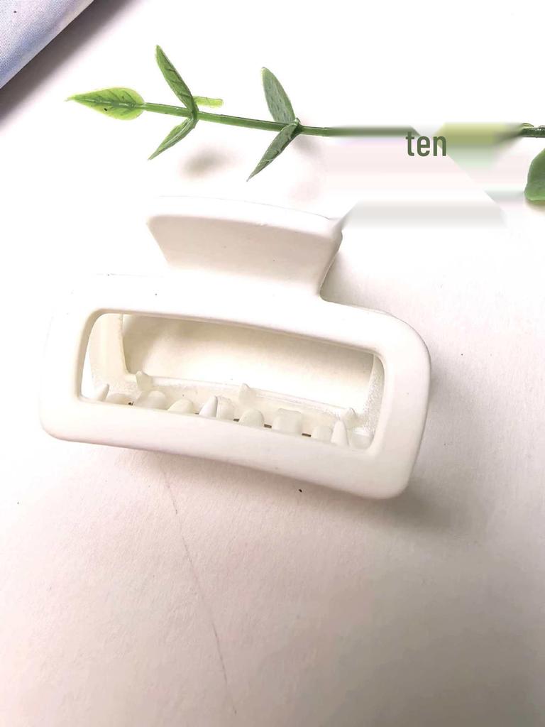 4cm Frosted Milk Coffee Hair Claw Clip for Women’s Updo – Small, Simple, Shark Design
