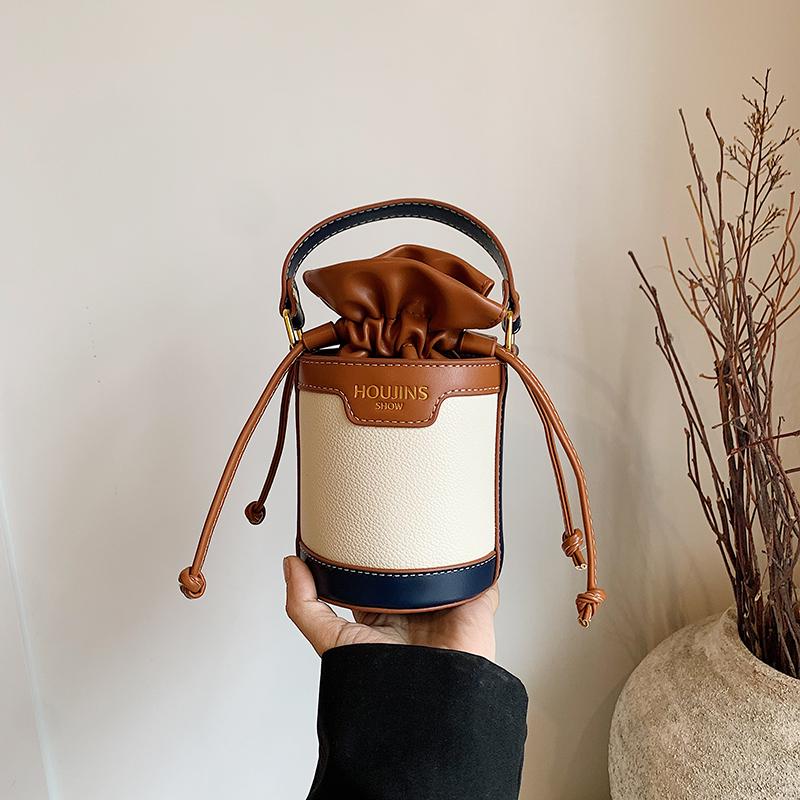 Retro Textured Bucket Bag,  Autumn and Winter New Fashionable Casual Handbag, Versatile Single Shoulder Crossbody Bag