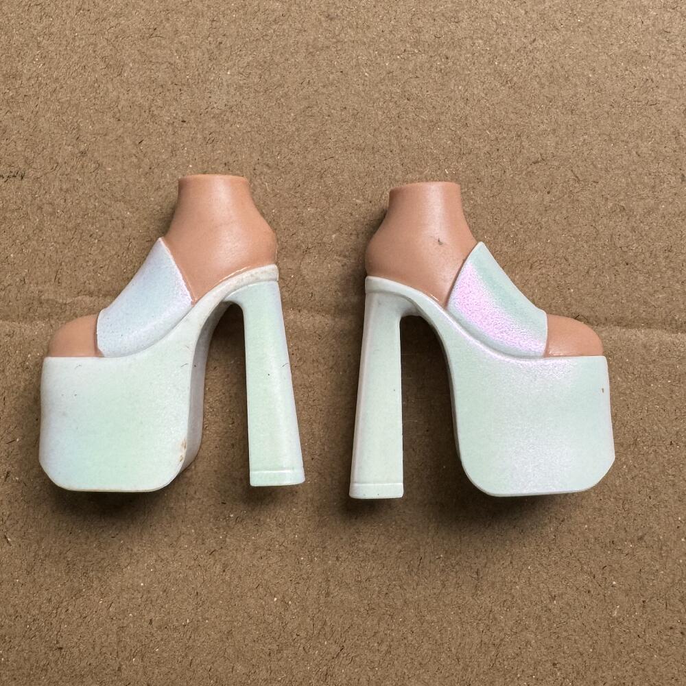 2001 Version Rare Face Doll Heads Classic Bratss Vintage Shoes Long Boots Girls Doll Parts For Collectors