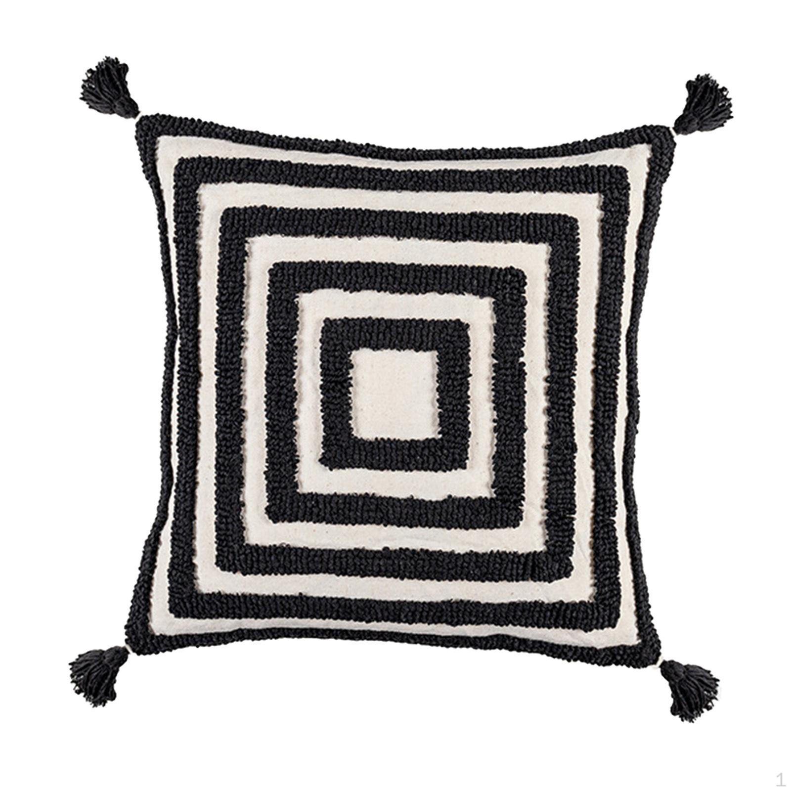 Декоративная наволочка для дивана тканая с узелками и кисточками для спальни гостиной Square 1 990₽