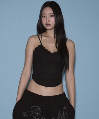 Peullijeunopallou Flora Lace Top (Black)