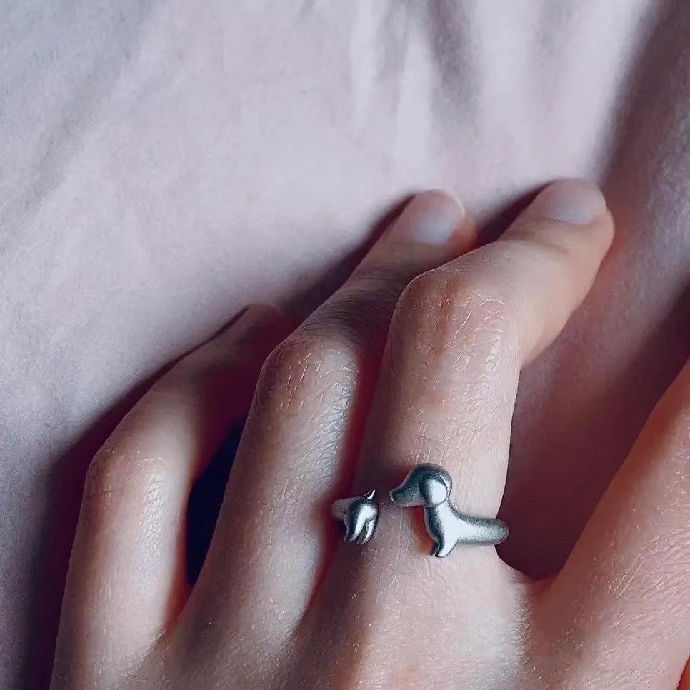 Dachshund-inspired Silver & Gold-Plated Frosted Ring: Elegant, Cute, and Versatile Design for Women