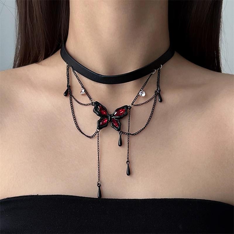 2025 High-End Gothic Punk Necklace: Y2K Dark Style Clavicle Chain for Women