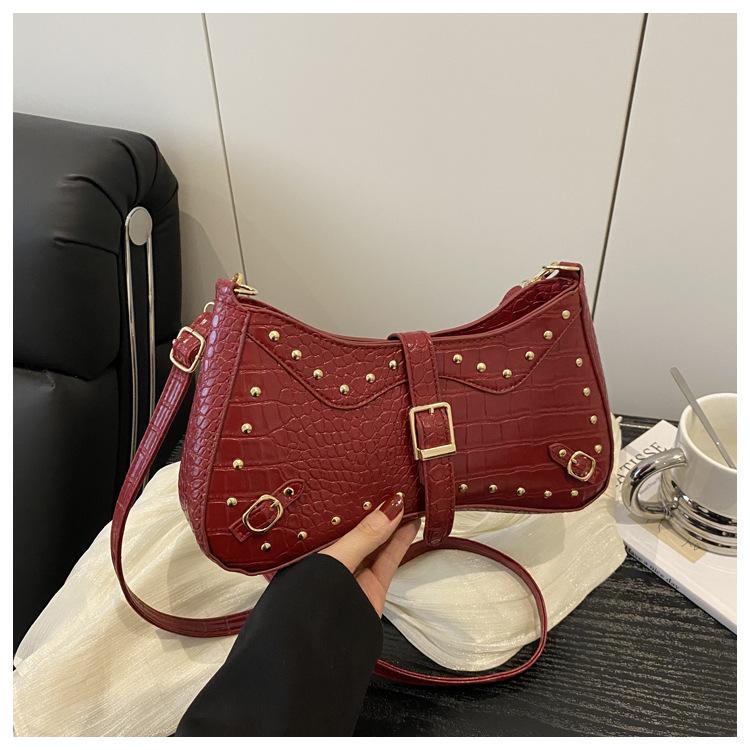 Rivet Simple Retro  Summer Personalized New Fashion Solid Color Trend Casual Shoulder Bag Underarm Bag Women