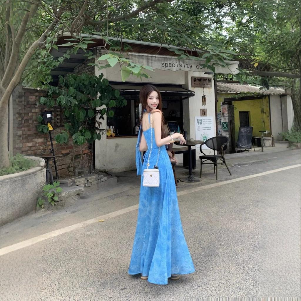 Early summer temperament vacation style French design sense tie-dye blue suspender dress women's 2026 summer new long dress