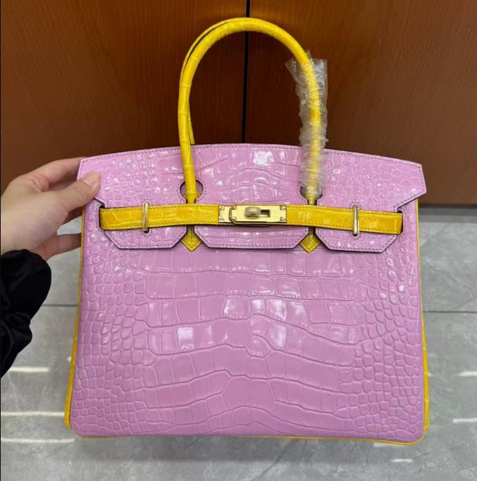 

Новое поступление Натуральная кожа Желтая коровья кожа Нить Коровья кожа Сумка Сумка Женская 2025 Новое поступление Модная Сотня стилей 30 розовый