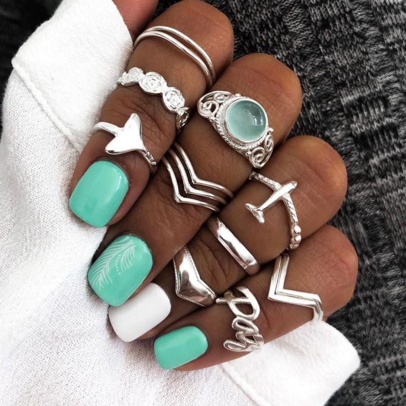 Retro Floral Carved Multi-Piece Stacking Ring Set