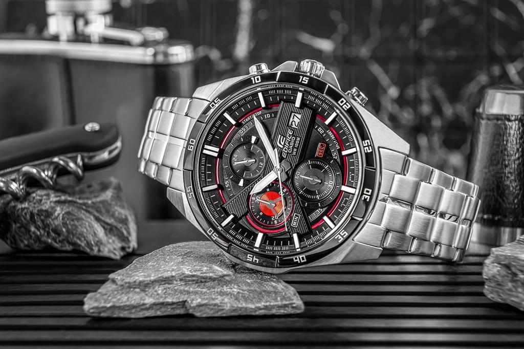 Herrenuhr CASIO EDIFICE EFR-556DB-1AVUEF + BOX