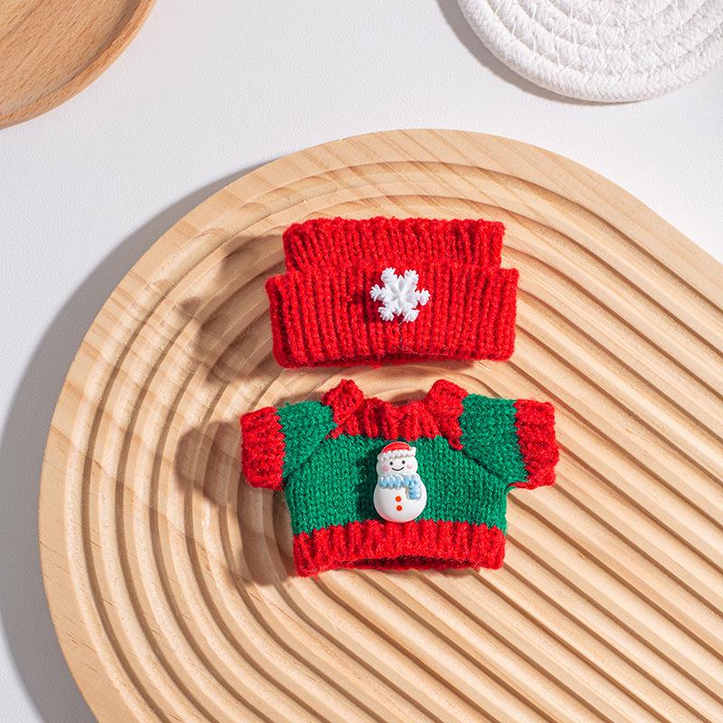 Labubu Christmas Sweater & Accessories Set for All Generations Keychain