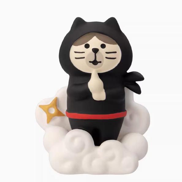 

Creative Japanese Style Cat Miniature Resin Ornament - Cute Travel-Sized Desk or Car Accessory