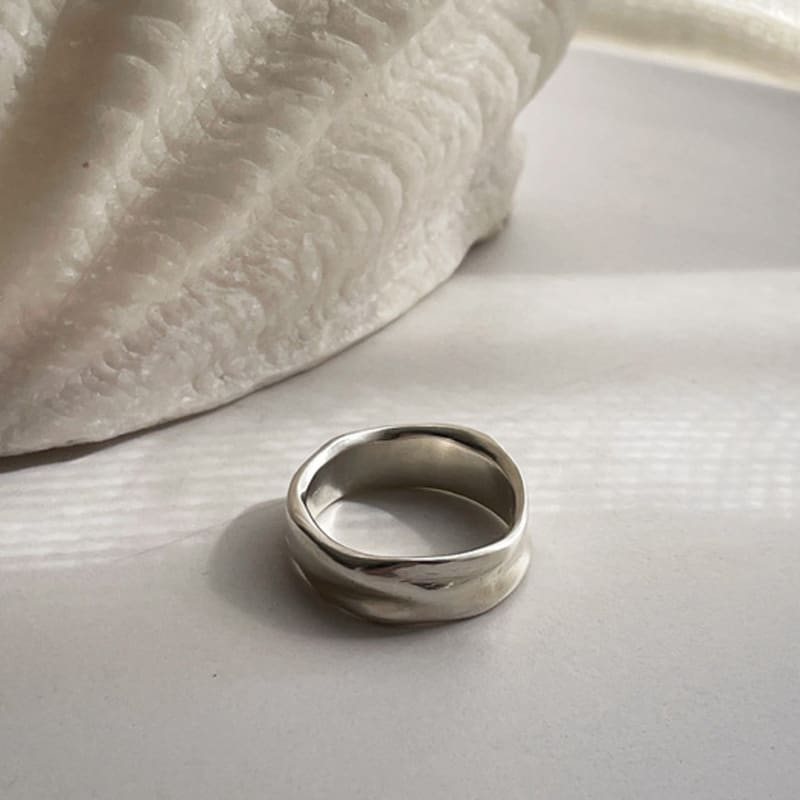 Melliv Flow Winding Ring_mvr17