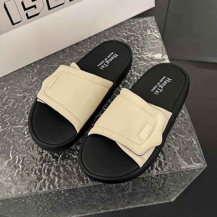 One-word beach sandals women's 2025 spring new thick-soled fashion casual with skirts and soft-soled cool slippers