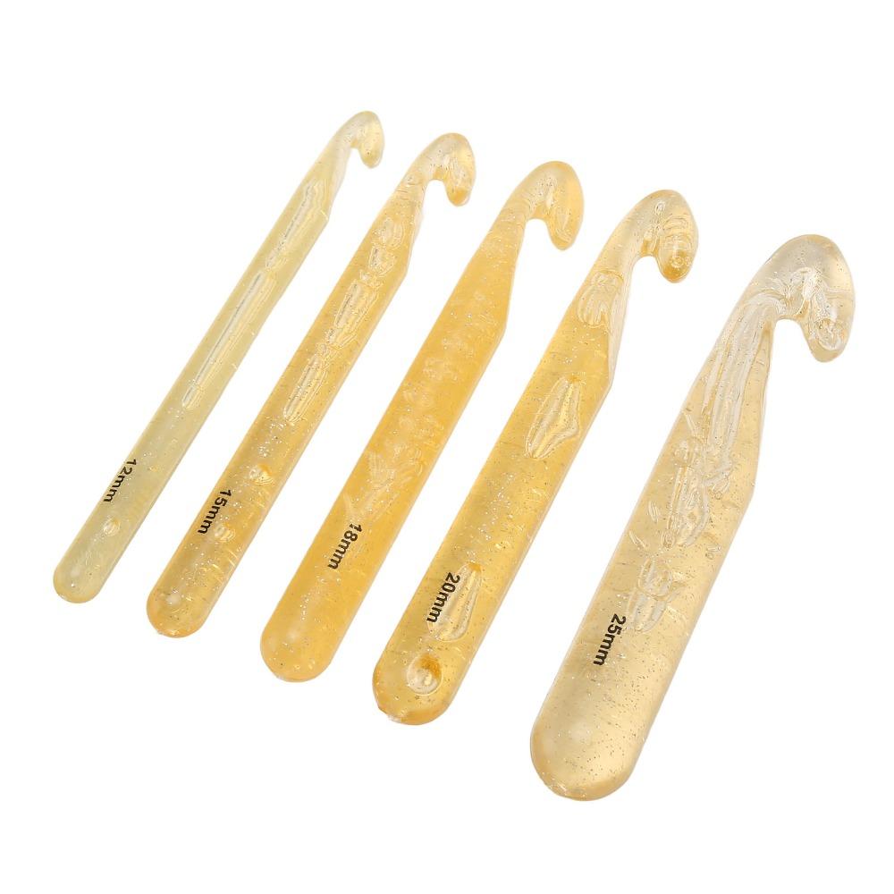 5pcs Assorted Sizes Large Crochet Hooks Plastic Material Ergonomic Crochet Hooks For Carpet Weaving