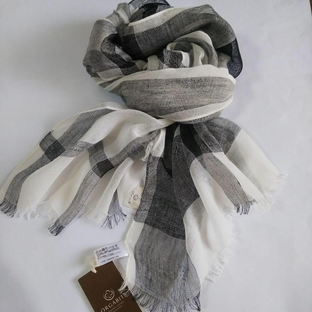 Used Black and white organic cotton and linen blend stole, monotone