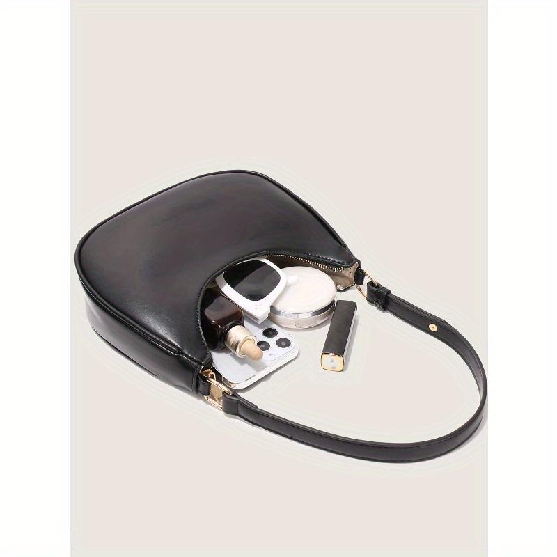 New Fashionable And Simple Crescent-Shaped Bright Surface Shoulder Bag, With A Distinctive Texture And Classic Look That's Suitable