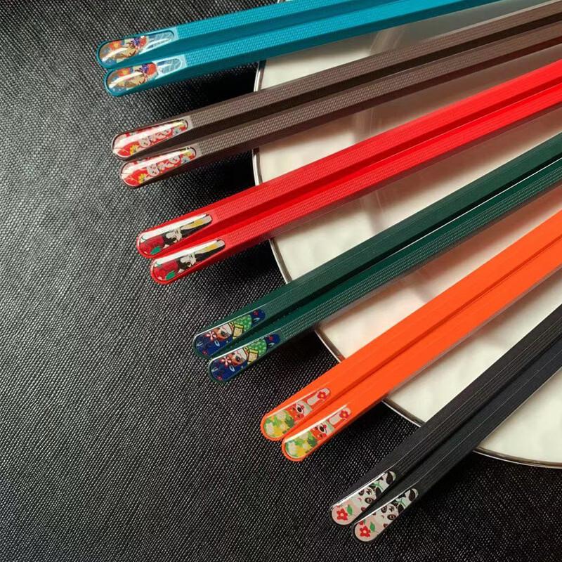 

Ruhan Cartoon Animal Pointed Sushi Chopstick Set