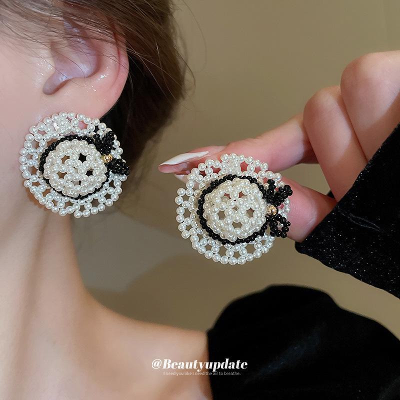 

Серебряные серьги-бантики с жемчугом и бусинами — вдохновленный французским дизайном Silver Needle