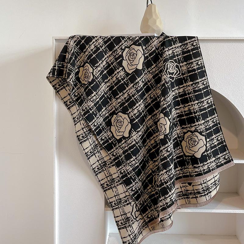 Temperament Double-sided rose imitation cashmere scarf Good quality Summer office lunch break Air conditioner shawl