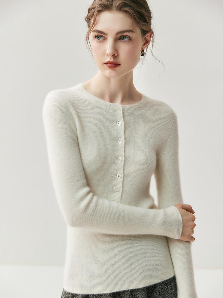 Elegant Autumn/Winter Women's Cashmere Sweater: Round Neck, Half-Button, Long Sleeve Pullover.
