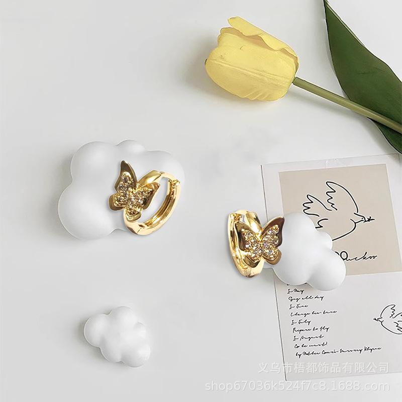 Korean Style Butterfly Ear Studs for Women - Elegant Gold Jewelry with a Sweet, Simple Luxury Appeal