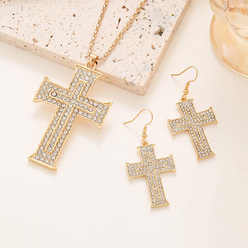 Collar retro con cruz de perlas y diamantes: accesorio de verano estilo hip-hop punk