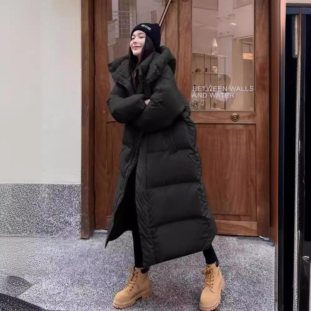 Siltas ziemas rozā garas sieviešu parkas