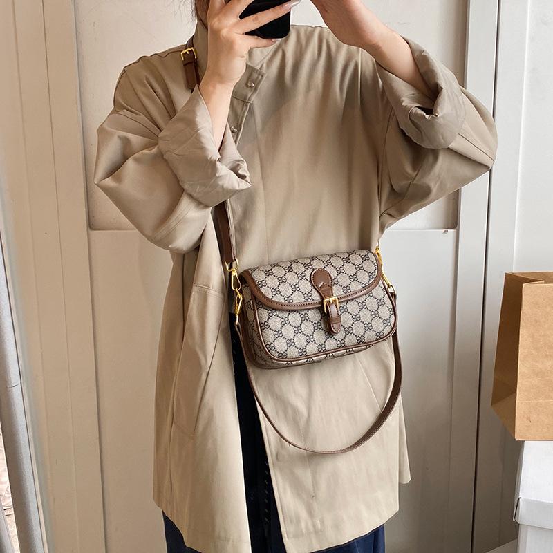 2025 Trendy Women's Crossbody Bag with Wide Strap - Chic Floral Design