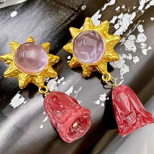 Elegant Women Men Fashion Classic Crystal Pendant Earrings For Women Girls Vintage Palace Style Gorgeous Ear Rings Jewelry