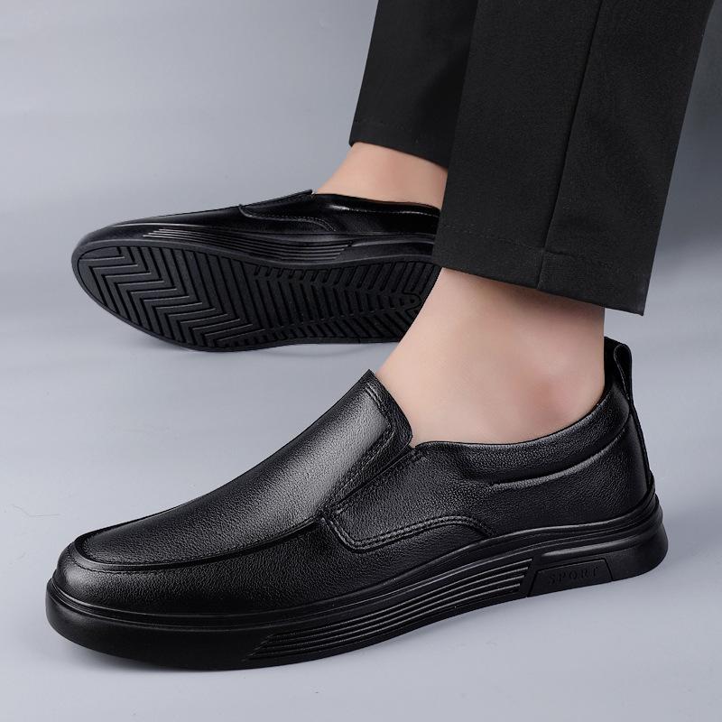 Hochwertige Herren-Freizeitschuhe aus Rindsleder in großen Größen, ideal für den Frühling. Rundkappen-Schnürschuhe mit weicher Sohle – vielseitige Herrenschuhe.