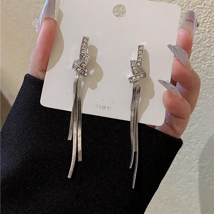 111 Silver Needle Fashion Zircon Bow Fringed Earrings Women's Niche Design Face Thin Earrings Cold Wind Earrings