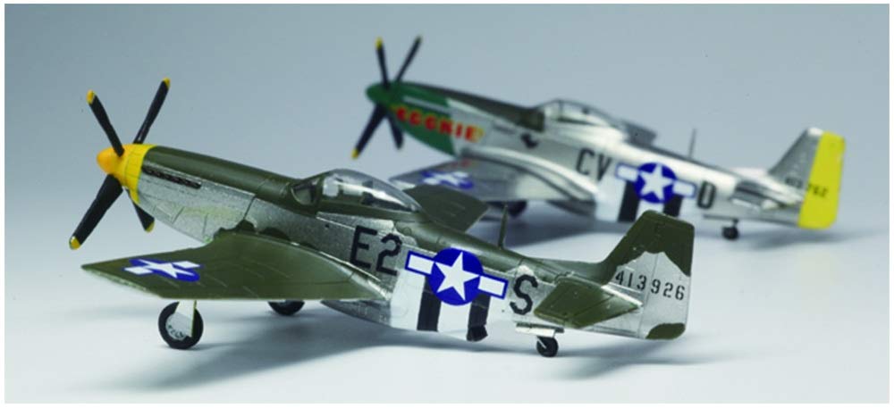 PLATZ Warplane Series WWII US Army Mustang Set Plastic Model 1/144 P-51D 2-Piece PDR-1