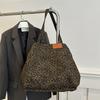 Fashion retro leopard print shoulder bag 2025 winter new personalized niche design simple literary tote bag