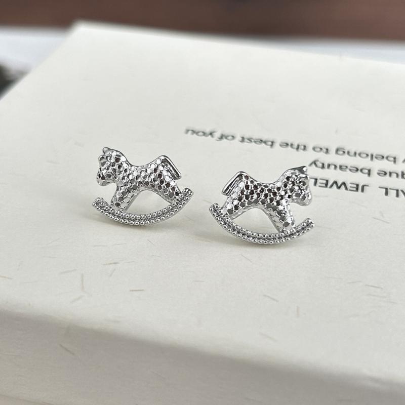 Fashionable Small Horse Ear Studs With Smooth Electroplated Surfaces For Office And Dating Event