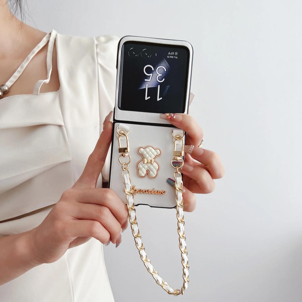 Grid Pattern Lambskin Cute Little Bear Wrist Strap PU Leather Phone Case for Motorola Razr 60 Pro 50 40 Ultra Shockproof Cover