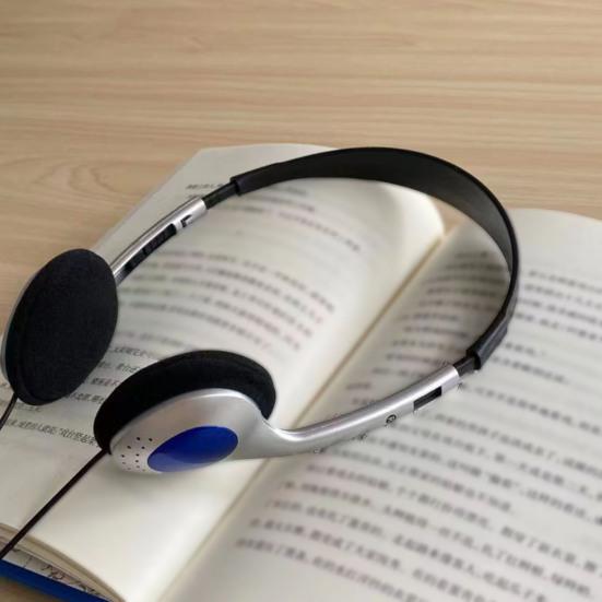 Headphones Wired Earphones Low Latency Clear Telescoping Design Sound Quality Ultralight On-Ear Headphones