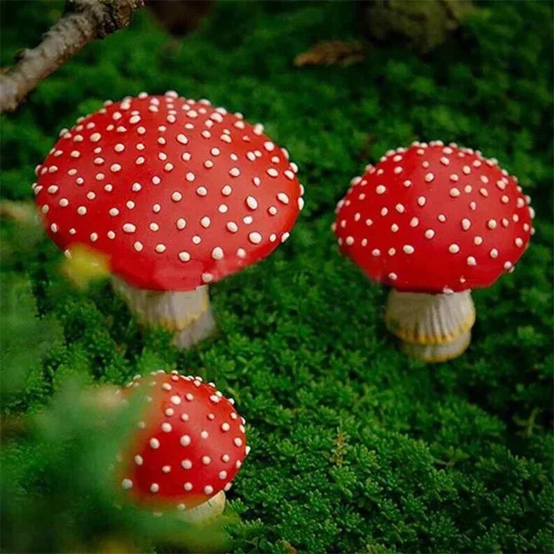 3Pcs/Set Mini Mushroom Glow In The Dark DIY Landscape Decoration Ornament Craft Durable Garden Mushroom Figurines Resin