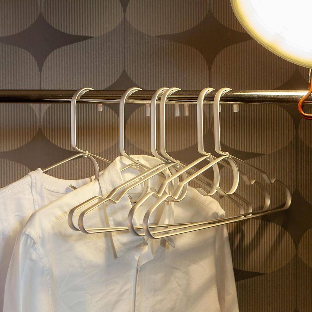 Dulton Aluminum Set of Beautiful Shape in Your Clothes Height Width Thickness Hangers, 3, Hand, Lightweight, Hotel-Like Hangers, 21.8cm, 41.2cm, 1cm,