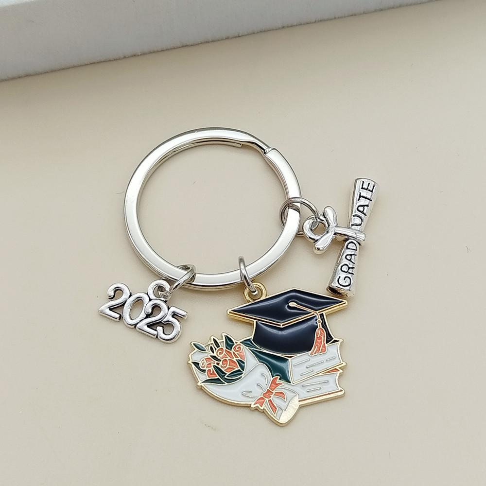 

2025 Graduation Gown Cap KeyChain Accessories Ring Student Women Jewelry Personalized Accessories Fashion Pendant Gifts Forever
