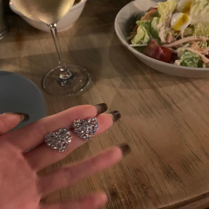 Orecchini di alta gamma per donna, Raffinati orecchini a lobo, Fiori di strass, Farfalle, Di piccole dimensioni, Versatili e adatti a tutte le occasioni.