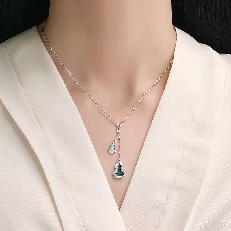 New Trendy, Simple and Fashionable Temperament, Light Luxury Small Gourd Necklace, Double Gourd Collarbone Chain, Best Friend Gift