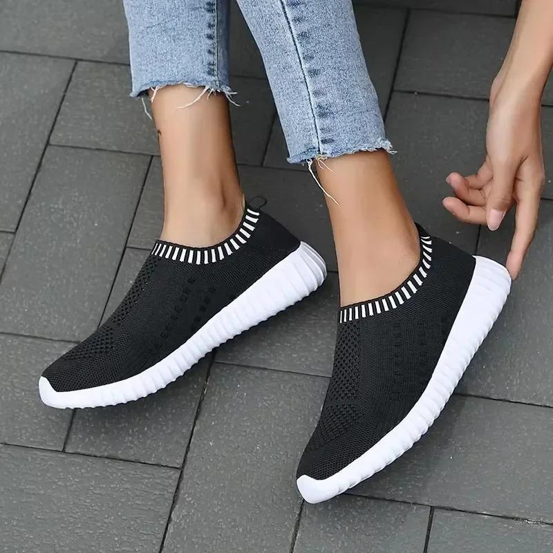 Women's Slip on Shoes Simple Mesh Design Comfortable Breathable Non Slip Shoes Outdoor Lawn Walking Leisure Vulcanized Shoes