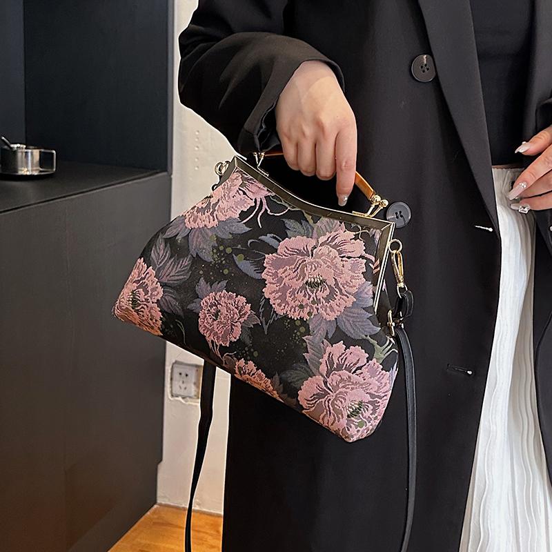 Vintage Floral Pattern Evening Clutch Wooden Handle Clutch Antique Kiss Lock Shoulder Crossbody Bag Lock Frame Bag