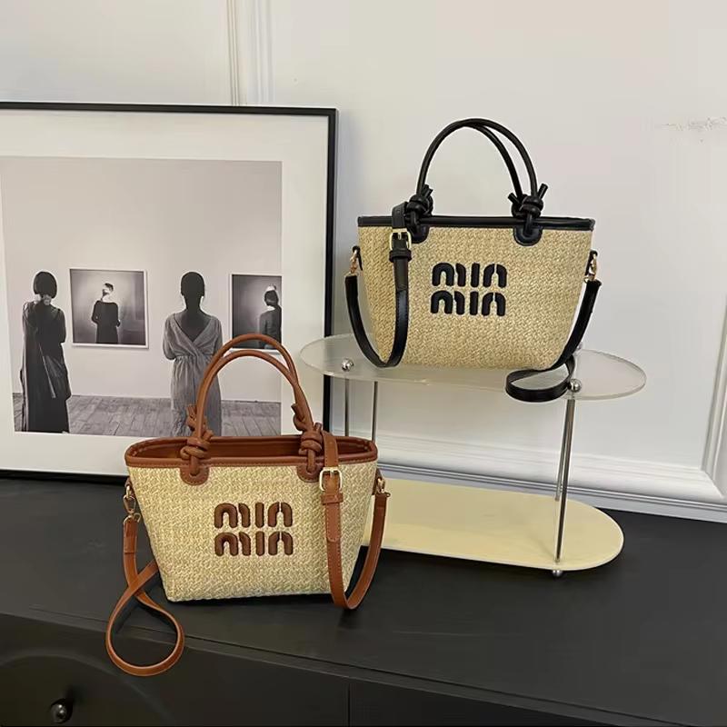 Letní pletená plážová taška Designová luxusní taška přes rameno pro ženy Crossbody Messenger Kabelka Čtvercová ruční Slaměná taška Peněženka