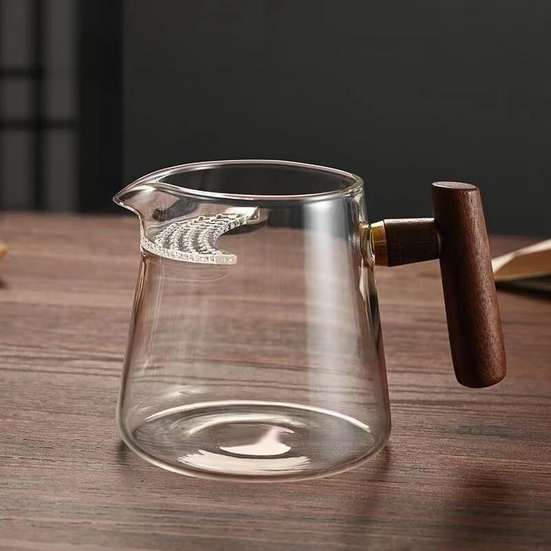 Shangqi Glass Tea Serving Pitcher with Integrated Filter