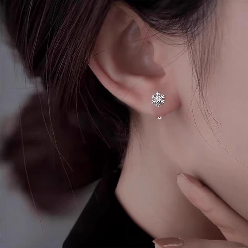 Elegant Diamond Snowflake Stud Earrings - Anti-Drop Screw Twist for Women - Festive Christmas Accessory