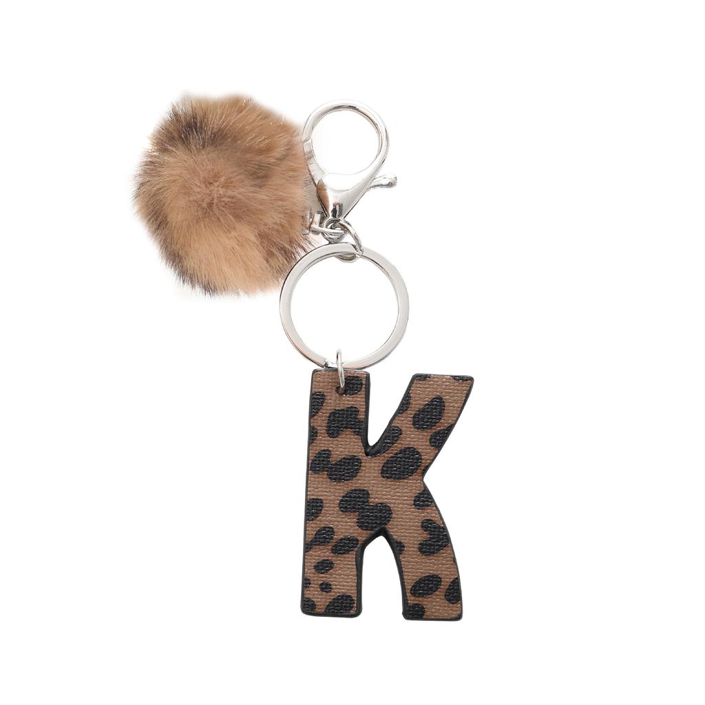 Portachiavi in Pelle e Acrilico con Accessorio Palla di Peluche Stampa Leopardo Charms Lettera K Portachiavi con Moschettone per Ciondolo Borsa