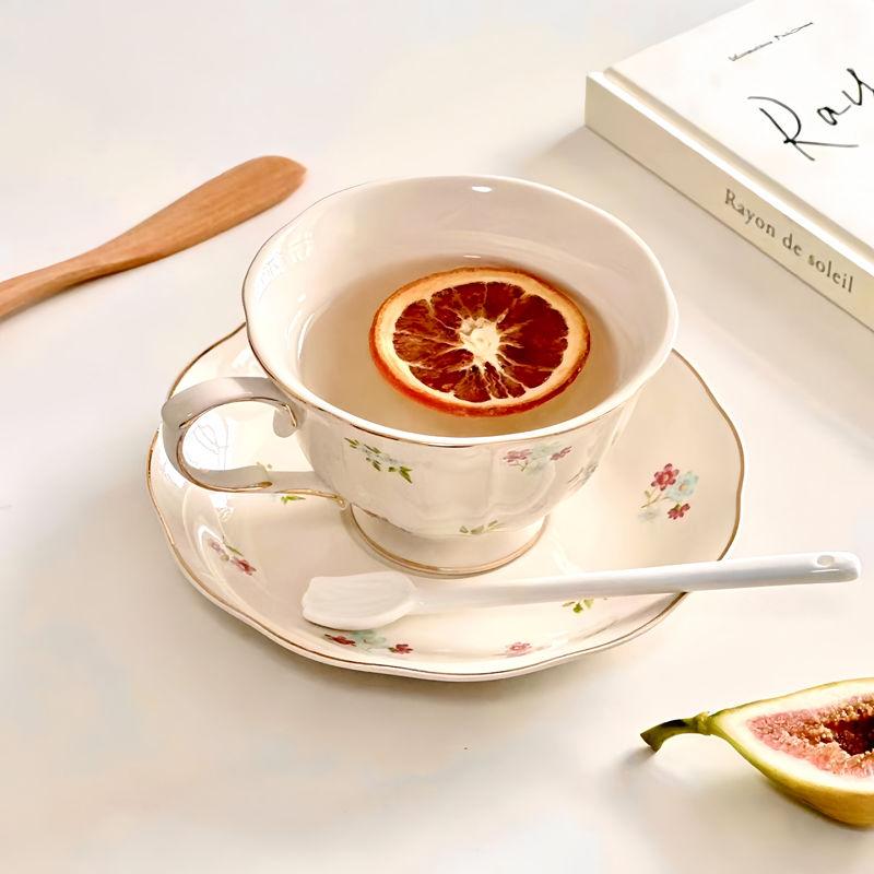 250ML Design Luxueux Sens du Haut de Gamme Tasses à Café Françaises Niche Exquis Ensemble Fait Main Ensemble Tasse et Soucoupe Européens Boîte Cadeau