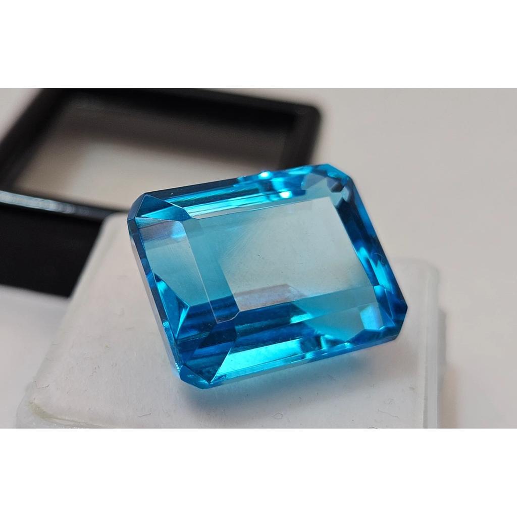 Beautiful Emerald Swiss Blue Topaz Natural 18-19 Ct Loose Gemstone